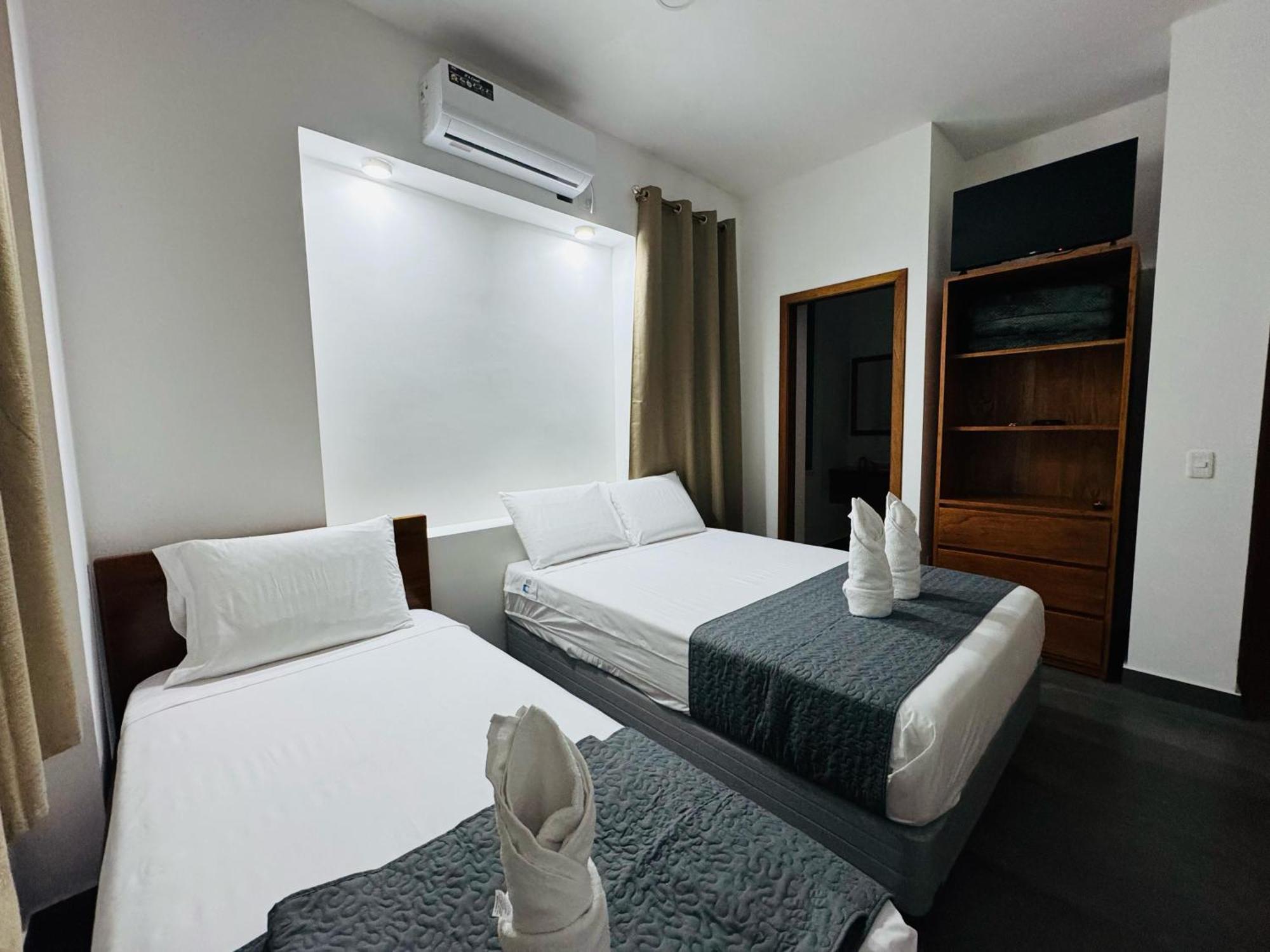 Suite Golden Beach Puerto Villamil Buitenkant foto